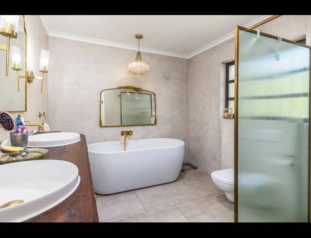 6 BEDROOM FREEHOLD FOR SALE IN FLAMINGO VLEI